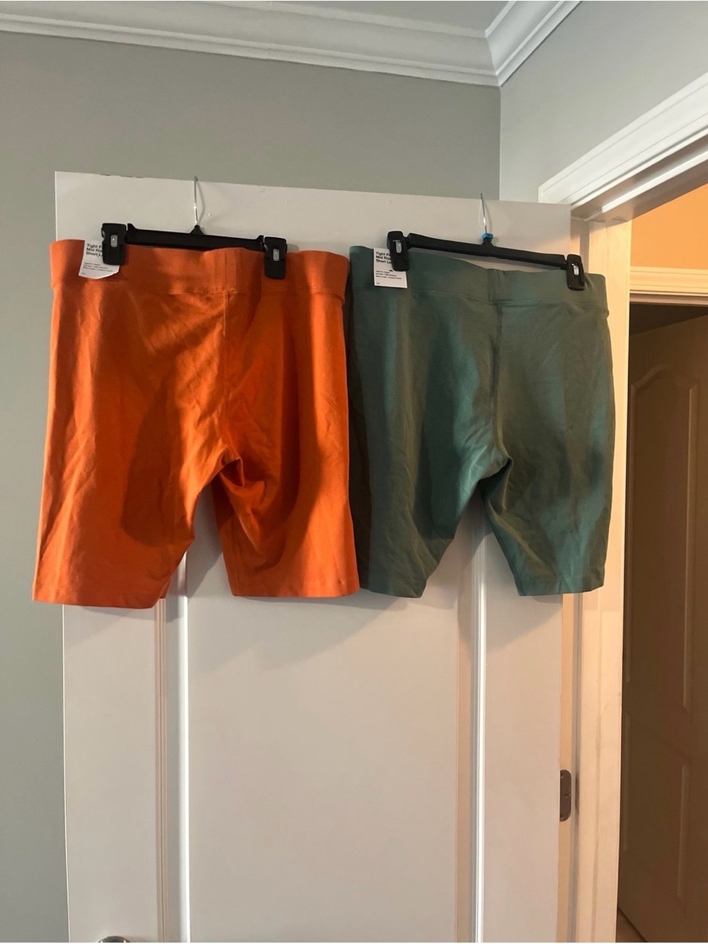 Nike Women’s Bike Shorts in Orange and Sage Green - Picture 7 of 8